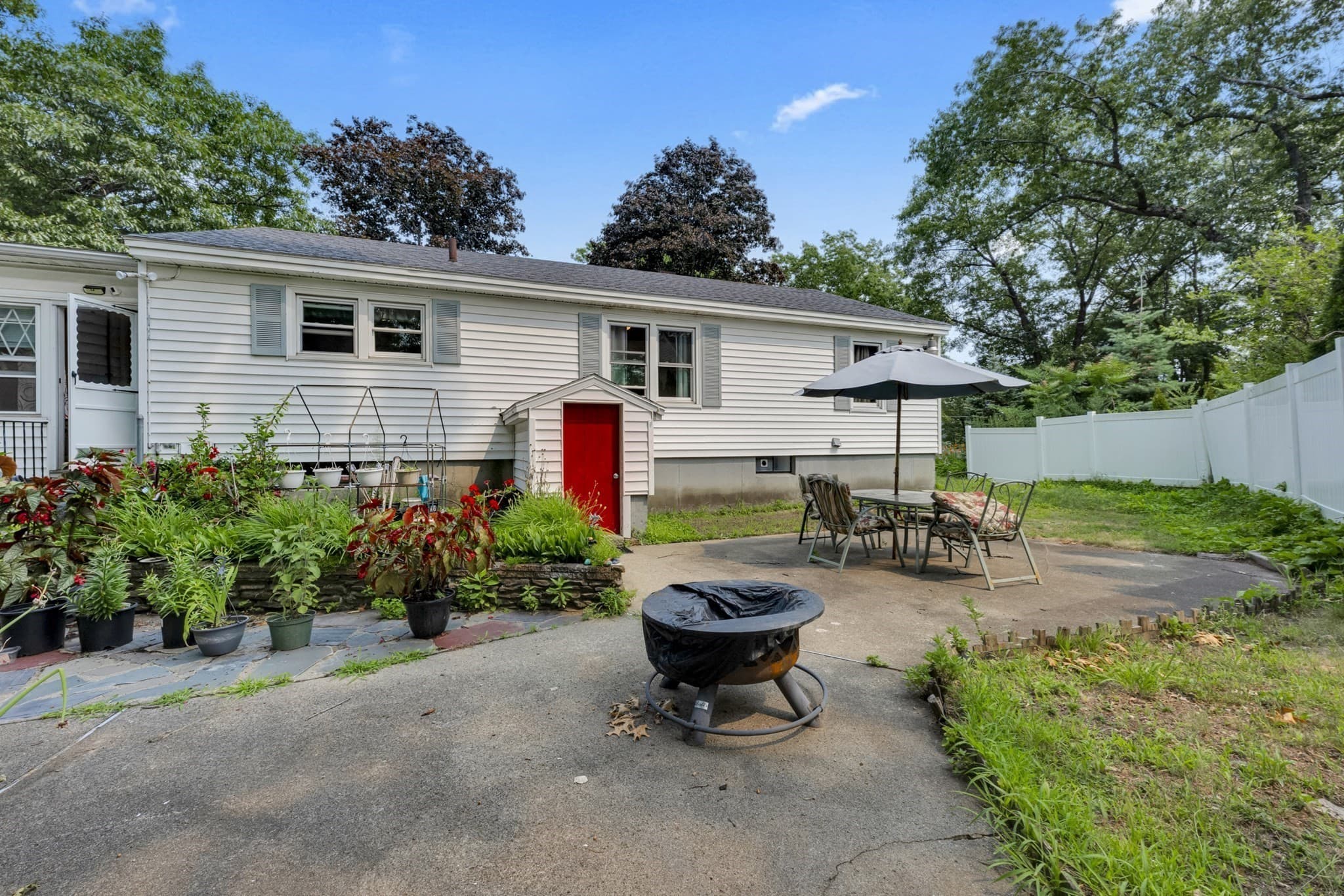 Single Family Residence at 54 Colbert St, Leominster MA 01453, photo 29 of 33