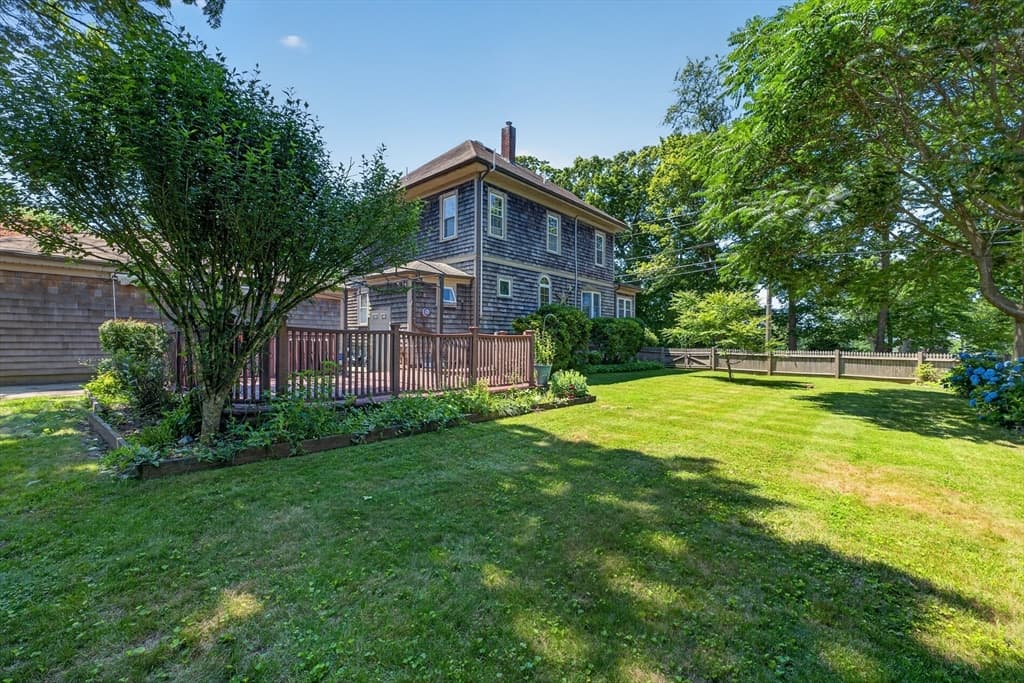 594 Slocum Rd, Dartmouth MA 02747 photo 2