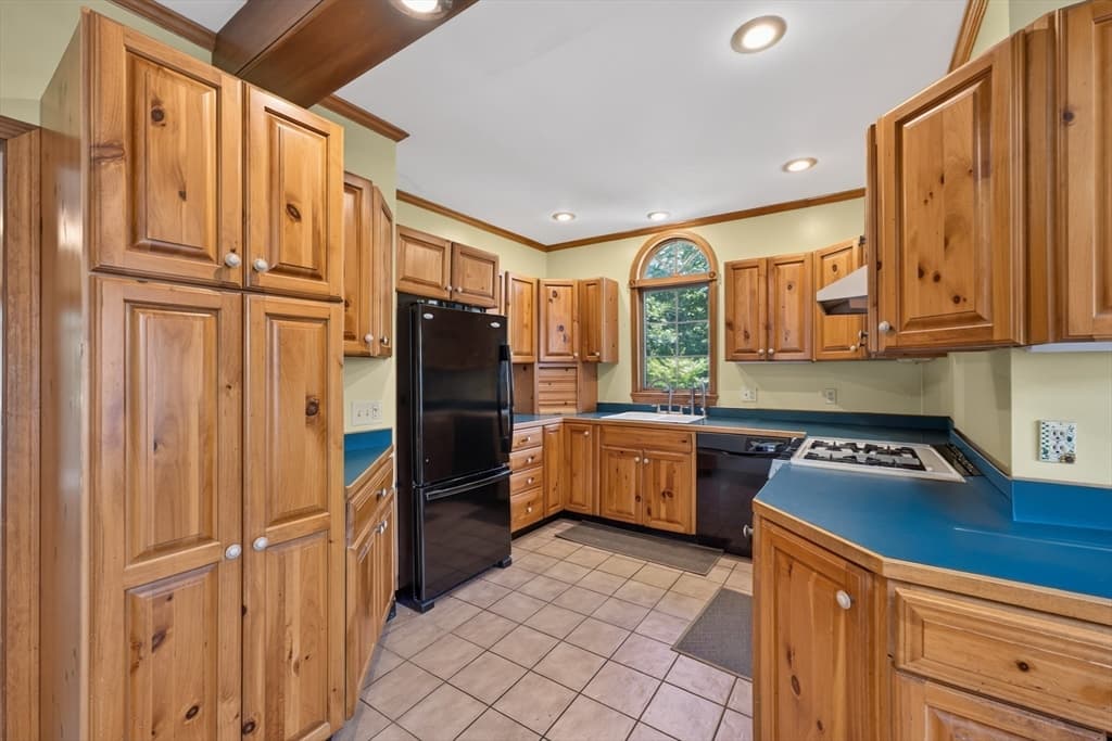 594 Slocum Rd, Dartmouth MA 02747 photo 14