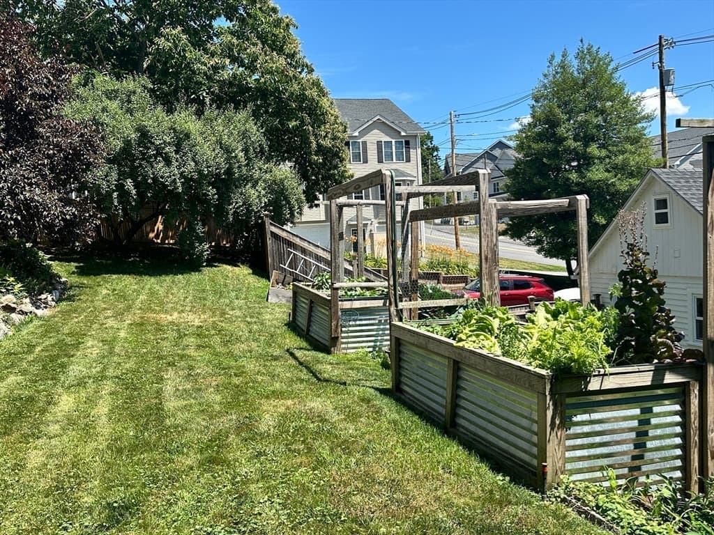 78 Upland St, Worcester MA 01604 photo 23