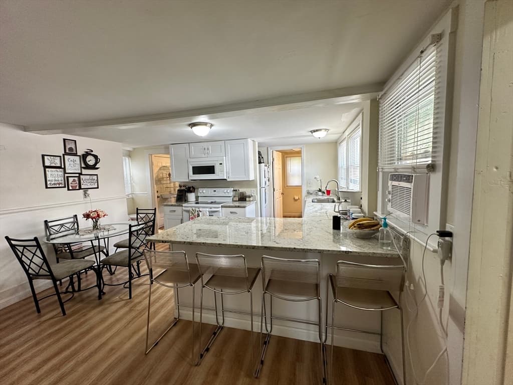 78 Upland St, Worcester MA 01604 photo 3