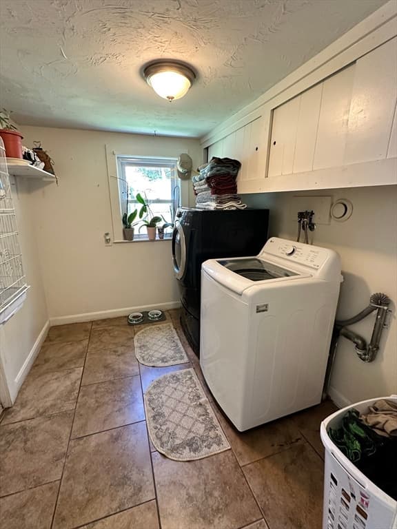 78 Upland St, Worcester MA 01604 photo 9