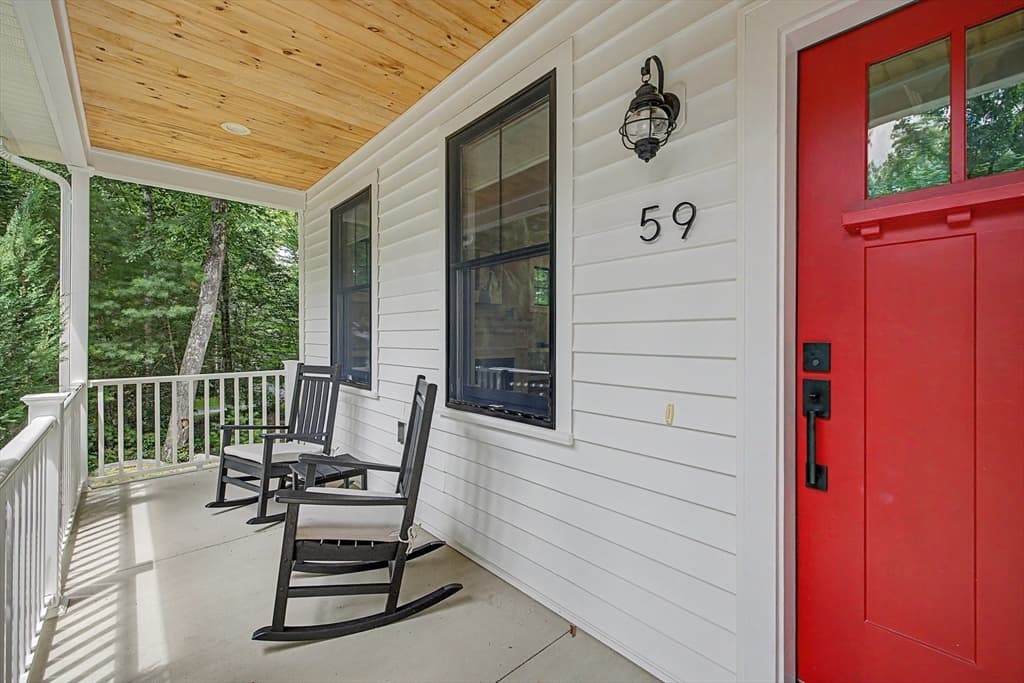 59 Ice Pond Dr, Northampton MA 01062 photo 2