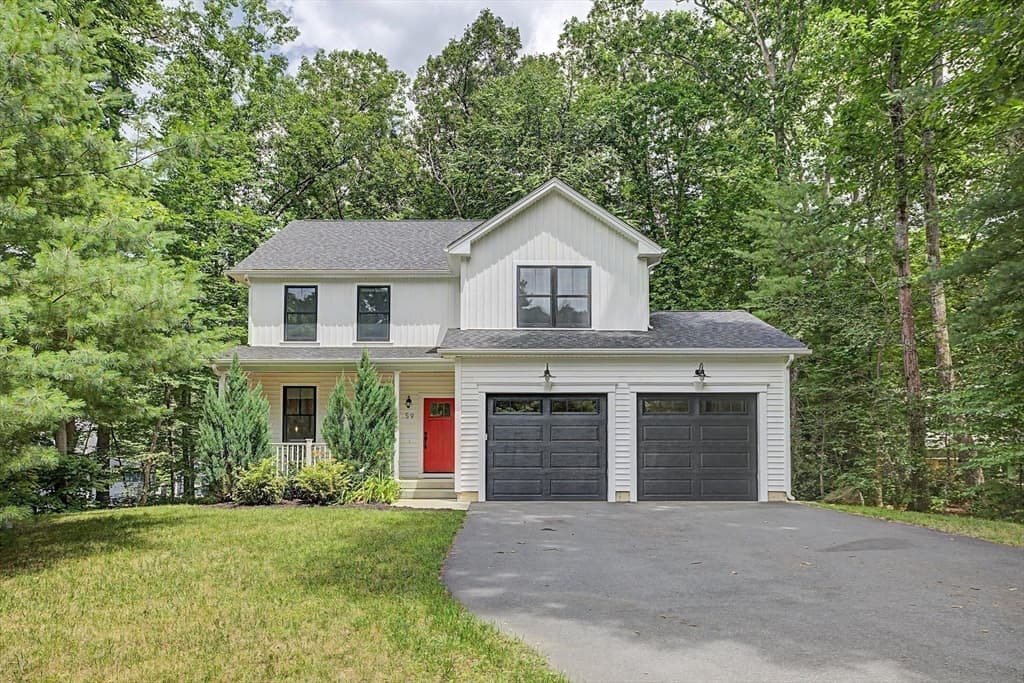 59 Ice Pond Dr, Northampton MA 01062