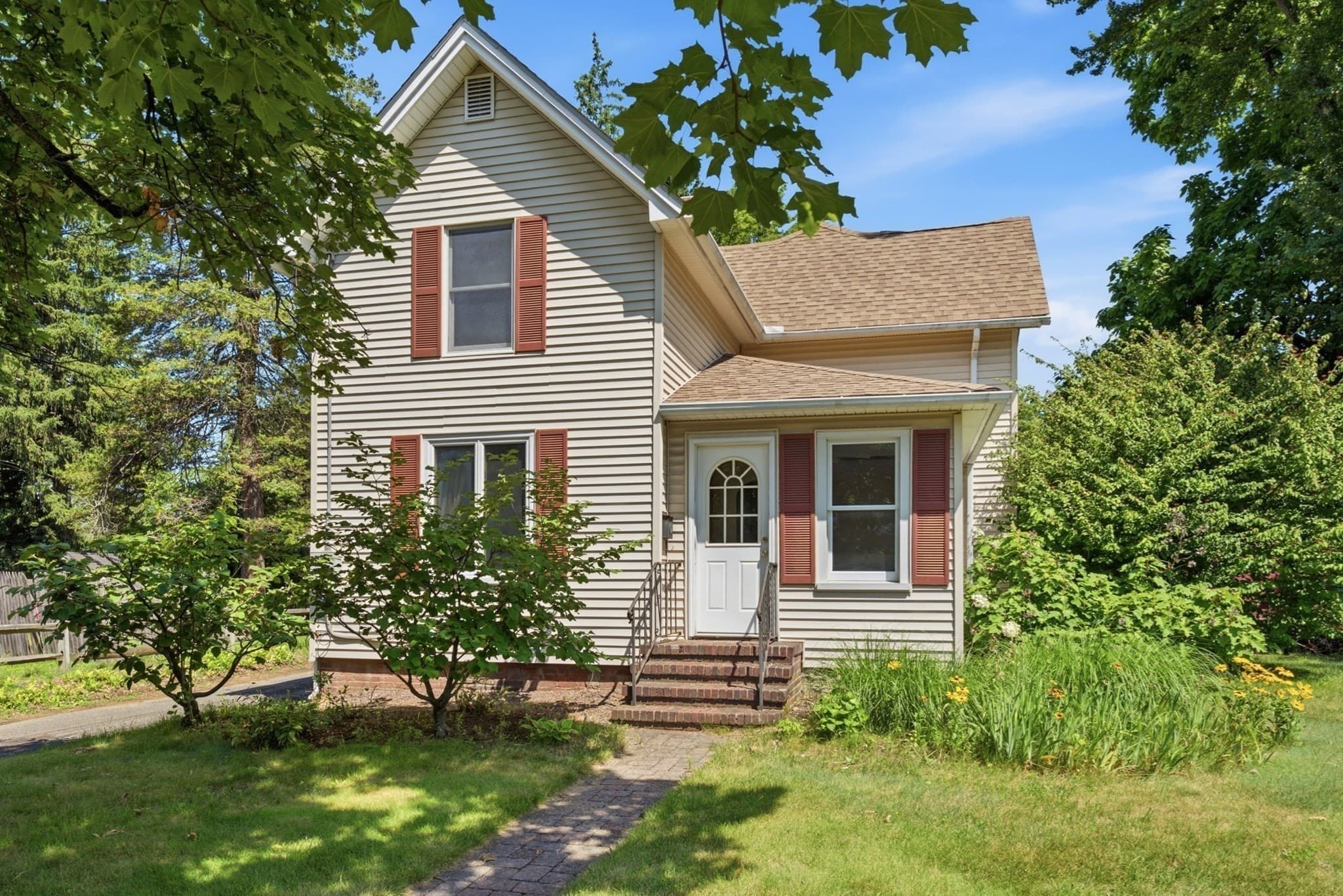 Single Family Residence at 175 Granby Road, South Hadley MA 01075, photo 2 of 41