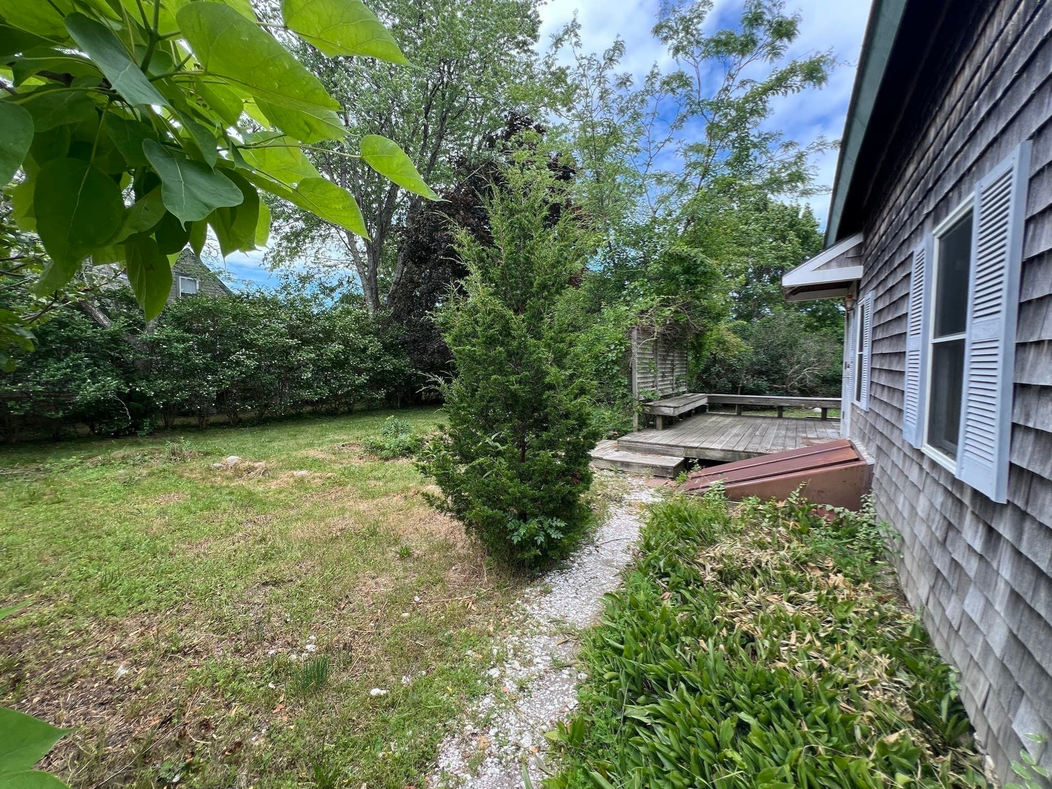 Single Family Residence at 26 Winthrop Ave, Oak Bluffs MA 02557, photo 12 of 28