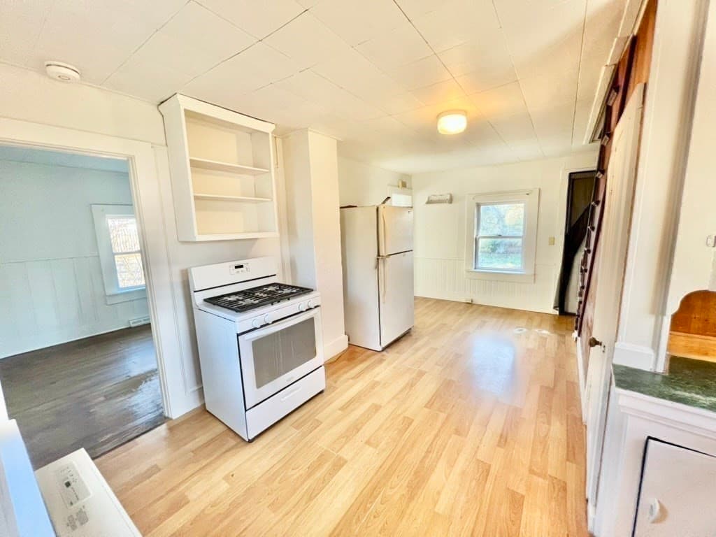 Single Family Residence at 26 Winthrop Ave, Oak Bluffs MA 02557, photo 22 of 28