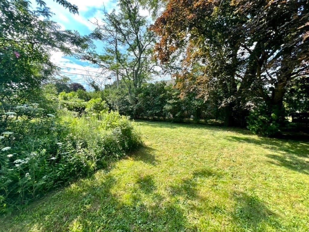 Single Family Residence at 26 Winthrop Ave, Oak Bluffs MA 02557, photo 5 of 28