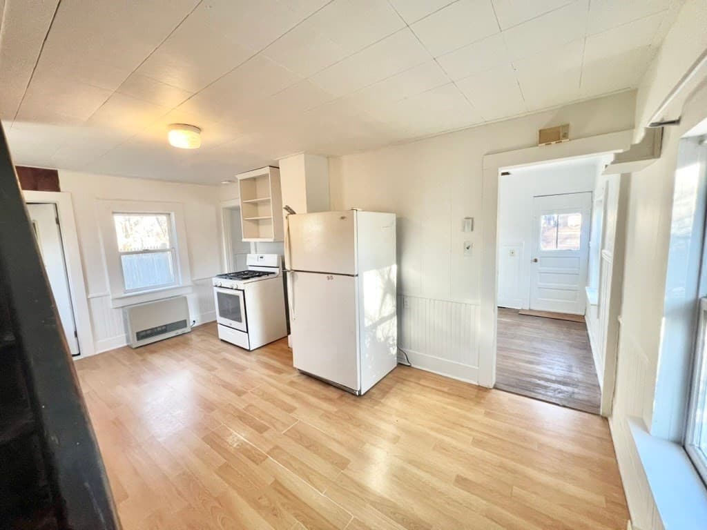 Single Family Residence at 26 Winthrop Ave, Oak Bluffs MA 02557, photo 14 of 28