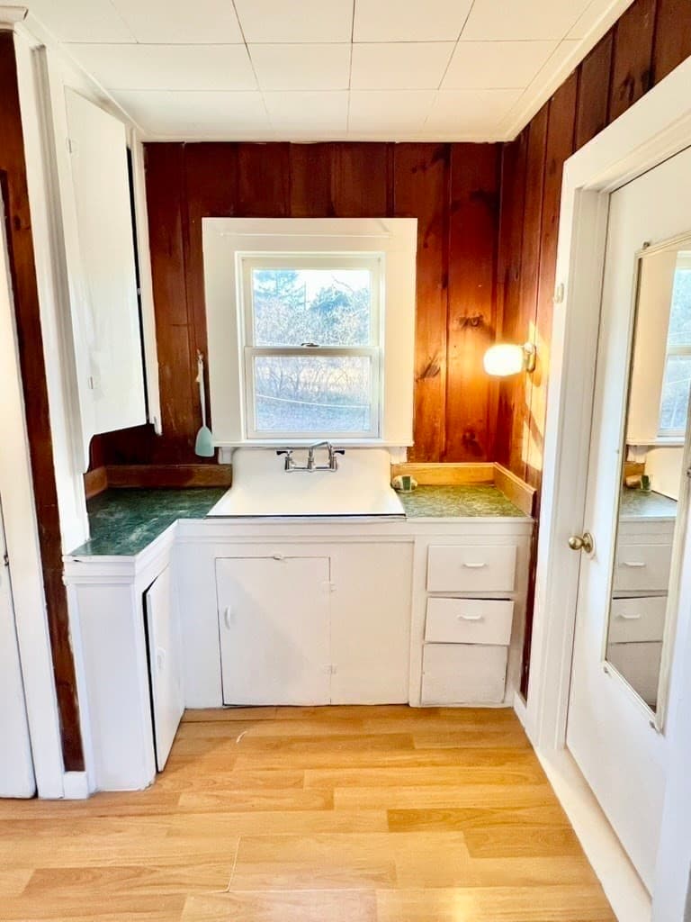 Single Family Residence at 26 Winthrop Ave, Oak Bluffs MA 02557, photo 18 of 28
