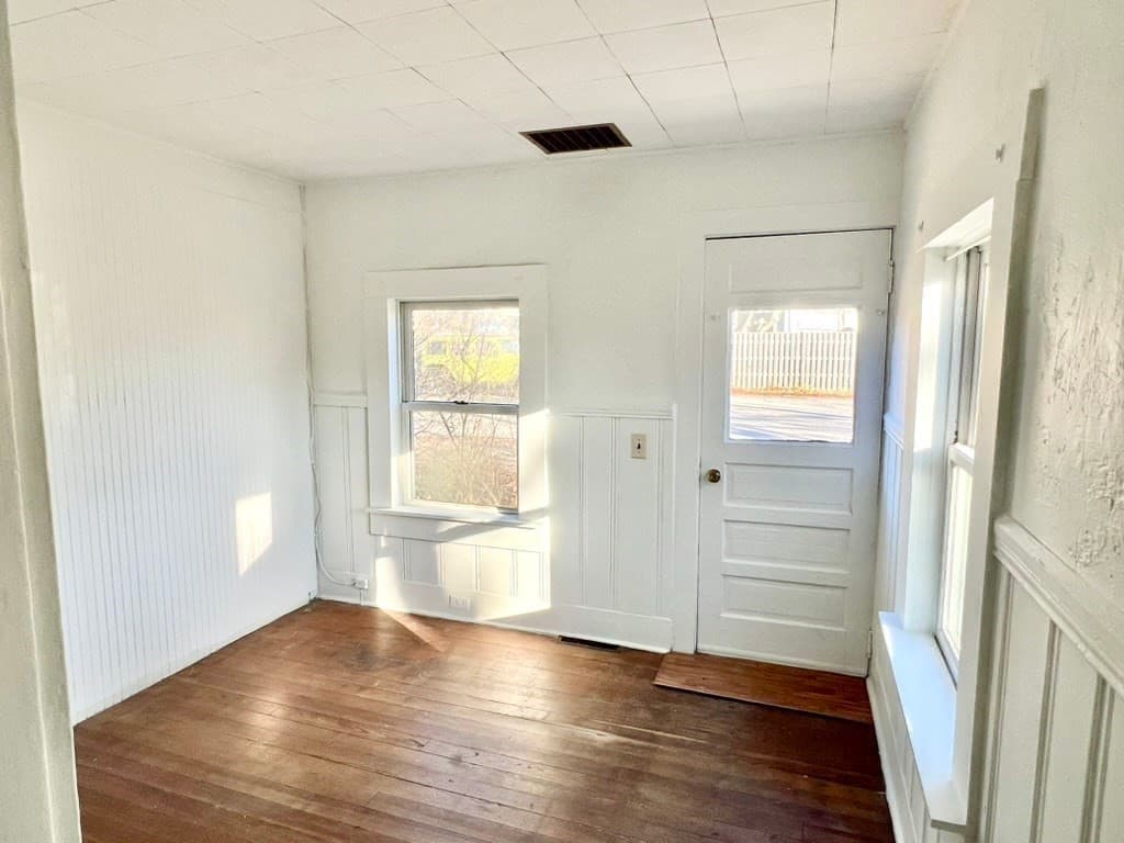 Single Family Residence at 26 Winthrop Ave, Oak Bluffs MA 02557, photo 15 of 28