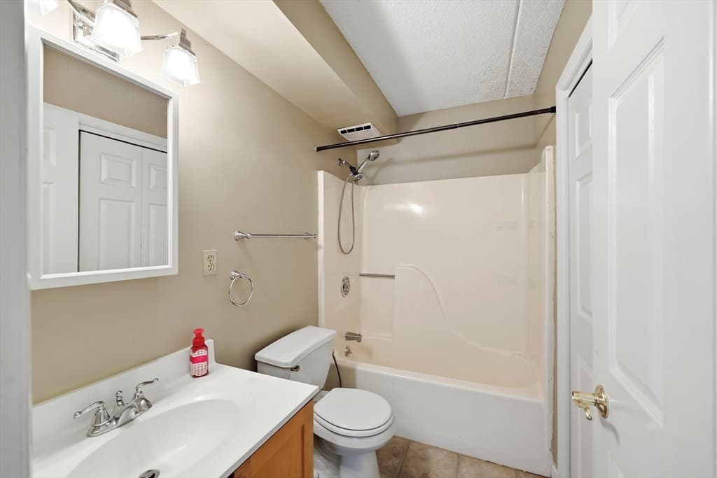 36 Maple Crest Cir # F, Holyoke MA 01040 photo 22