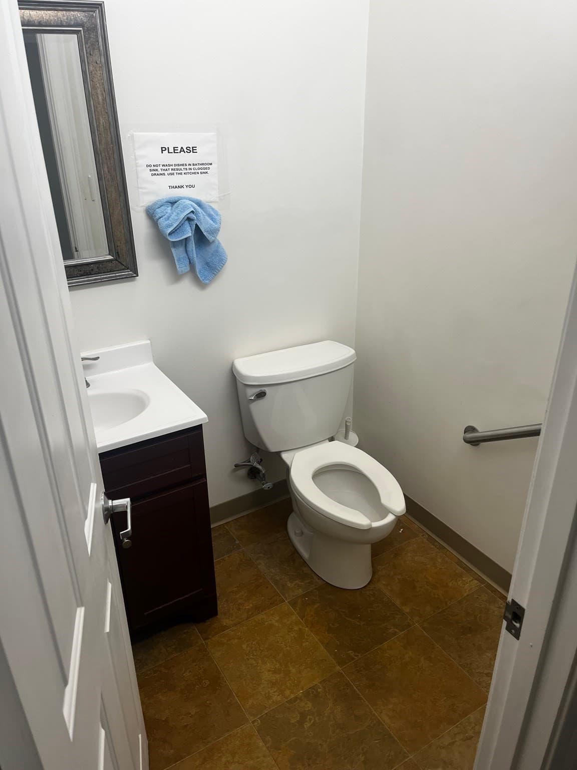 5+ Family - Rooming House at 12 Park Ave, Hull MA 02045, photo 8 of 12