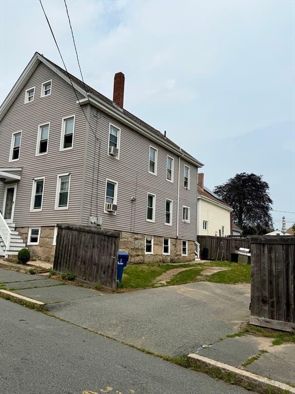 101 Linden St, New Bedford MA 02740 photo 2