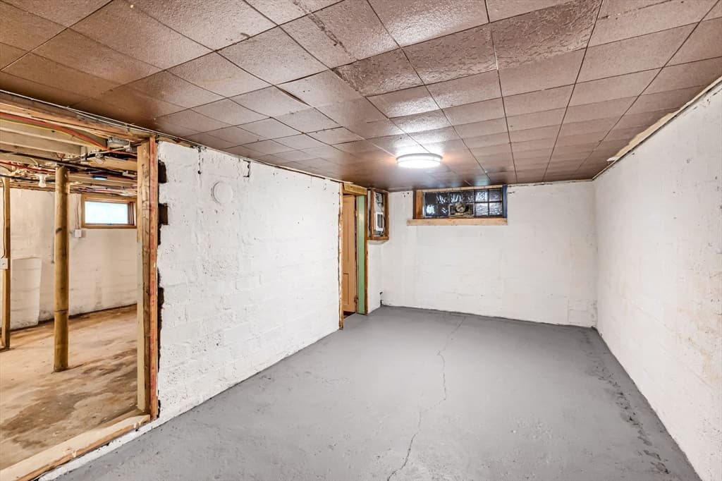 83 Rolf Ave, Chicopee MA 01020 photo 23