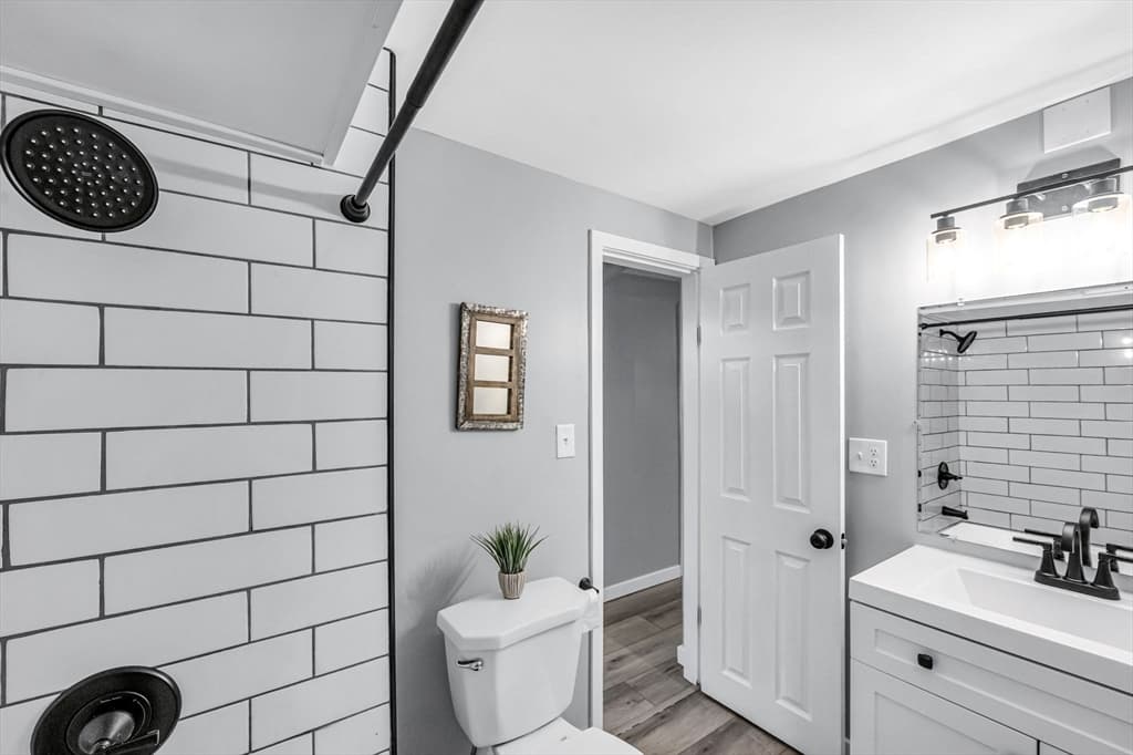 83 Rolf Ave, Chicopee MA 01020 photo 16