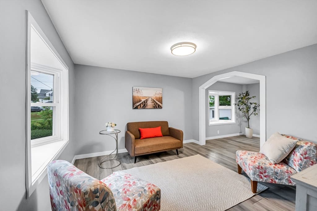 83 Rolf Ave, Chicopee MA 01020 photo 4