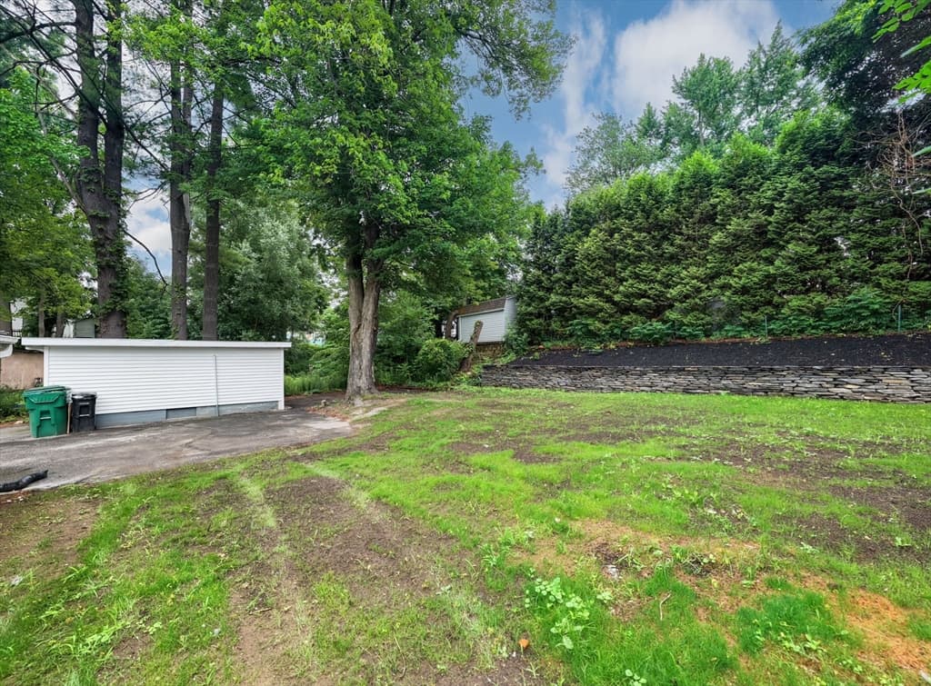 83 Rolf Ave, Chicopee MA 01020 photo 25