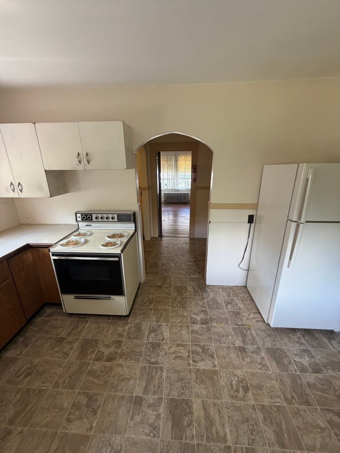 Single Family Residence at 130 Emerald St, Gardner MA 01440, photo 13 of 37