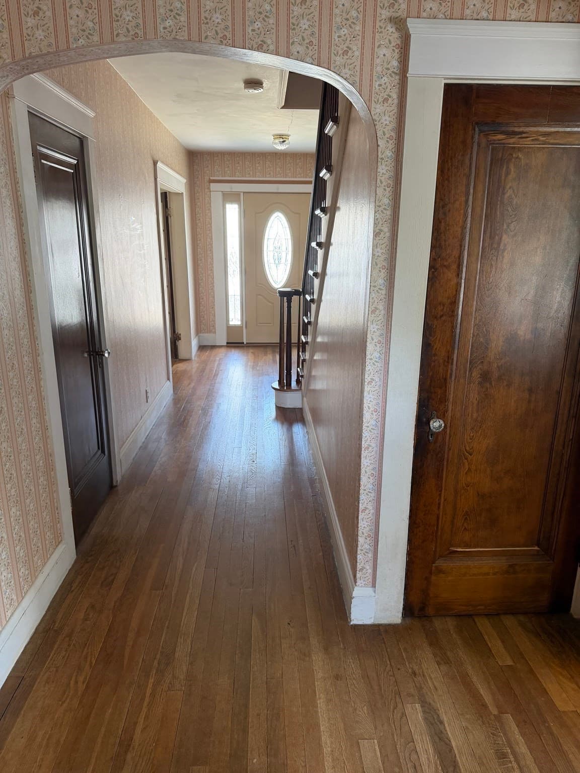 Single Family Residence at 130 Emerald St, Gardner MA 01440, photo 3 of 37