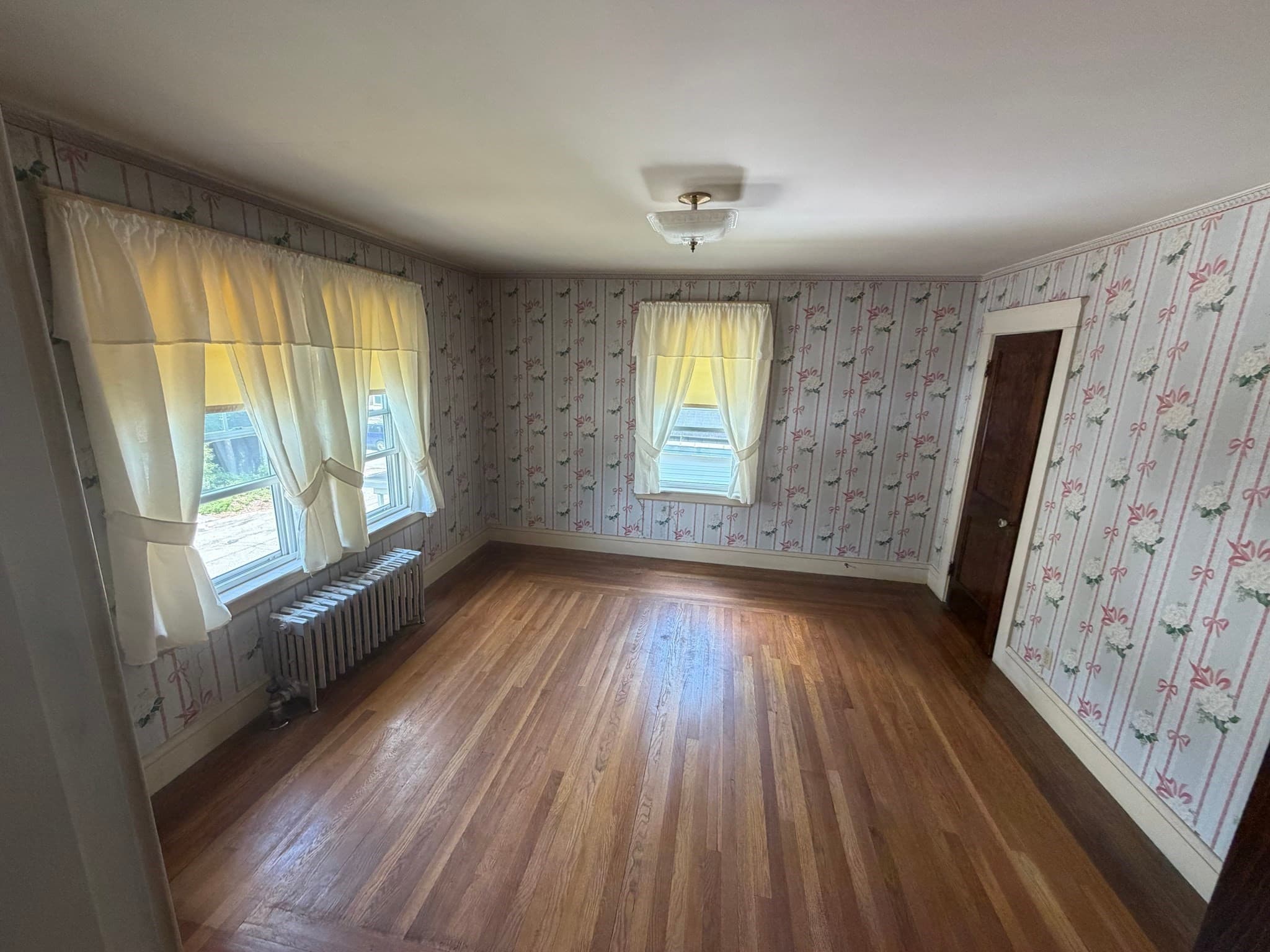 Single Family Residence at 130 Emerald St, Gardner MA 01440, photo 20 of 37