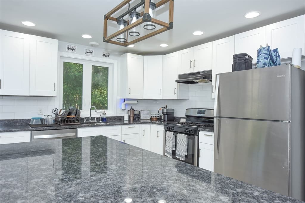 150 Hathaway Road, Acushnet MA 02743 photo 6