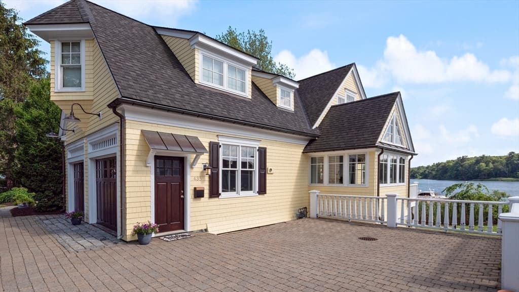 435 Main Street, Amesbury MA 01913 photo 2