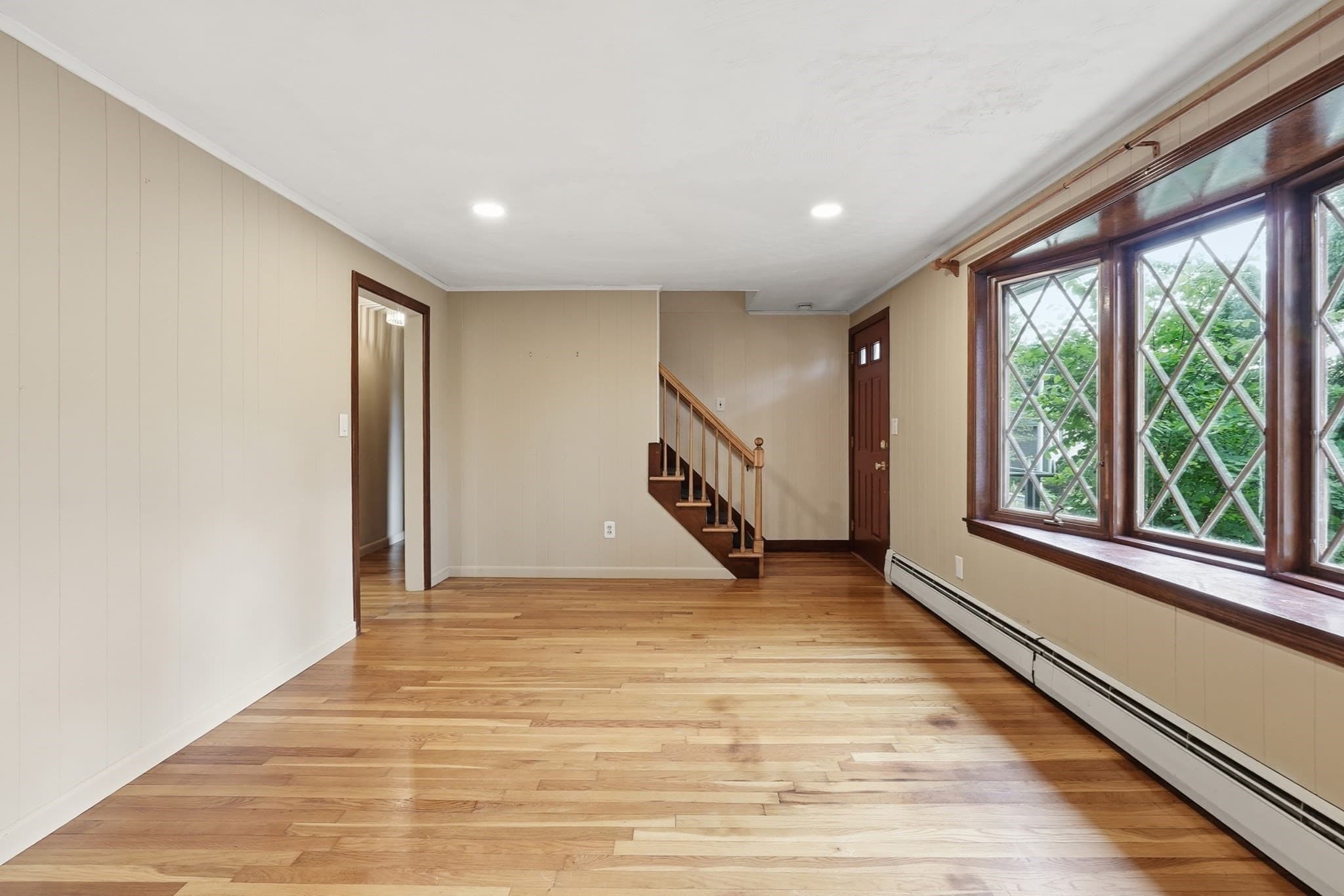Single Family Residence at 28 Spring Rd, Westborough MA 01581, photo 6 of 42