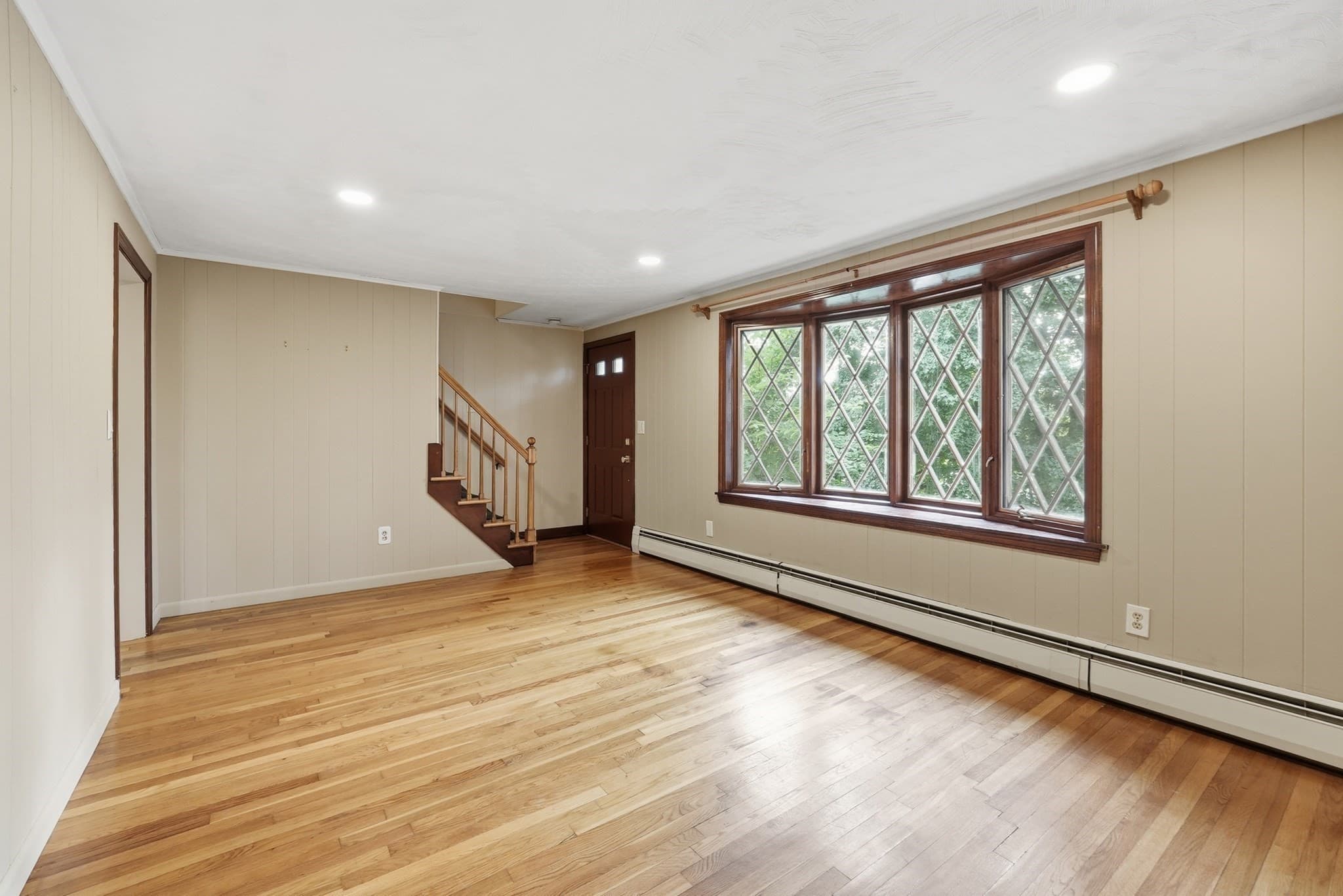 Single Family Residence at 28 Spring Rd, Westborough MA 01581, photo 3 of 42