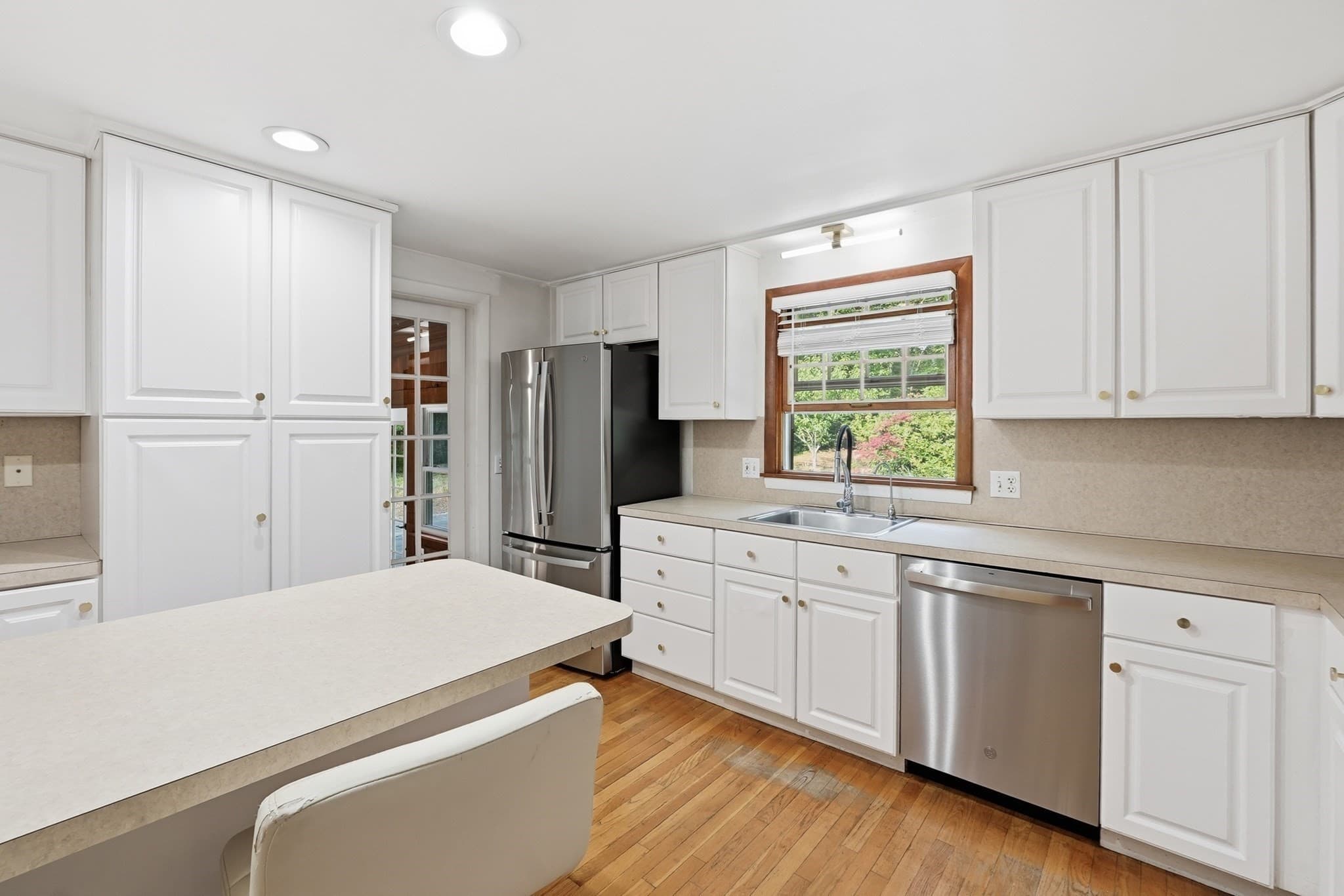 Single Family Residence at 28 Spring Rd, Westborough MA 01581, photo 8 of 42