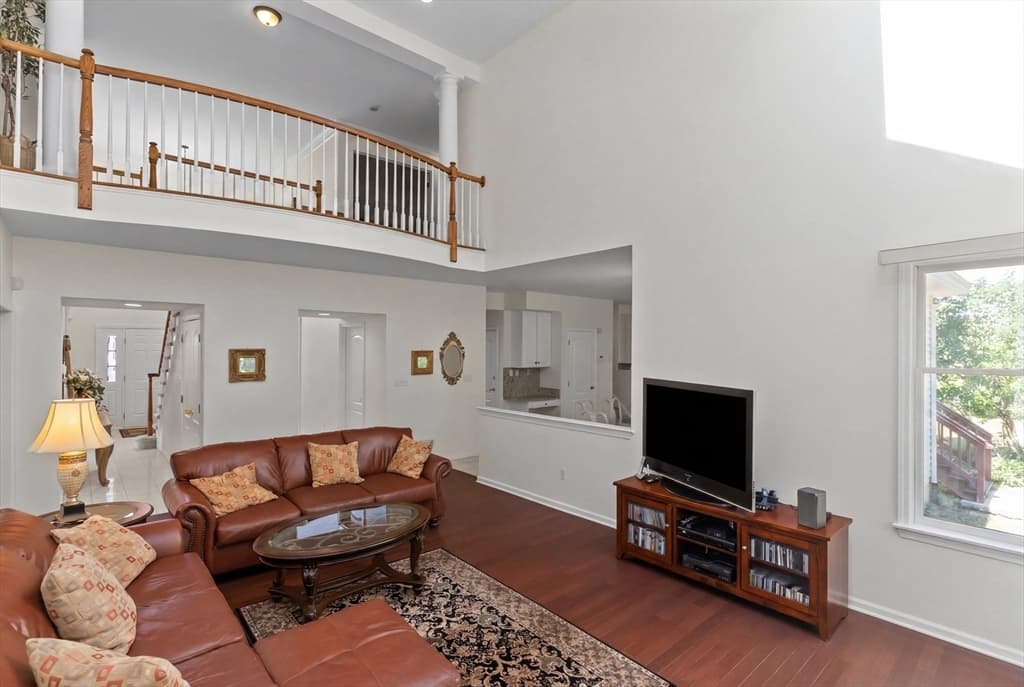 10 Hemingway St, Shrewsbury MA 01545 photo 10