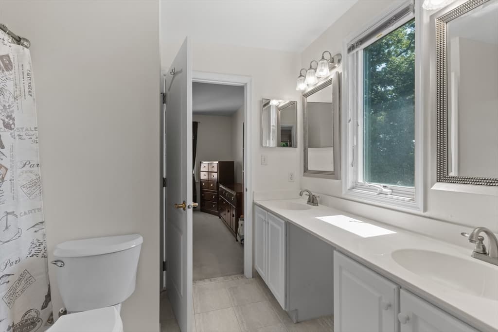 10 Hemingway St, Shrewsbury MA 01545 photo 25