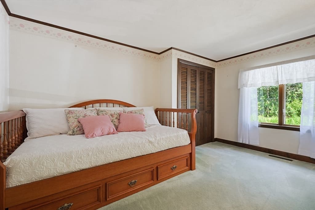 665 South St, Walpole MA 02081 photo 27