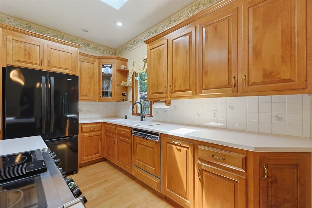 665 South St, Walpole MA 02081 photo 10