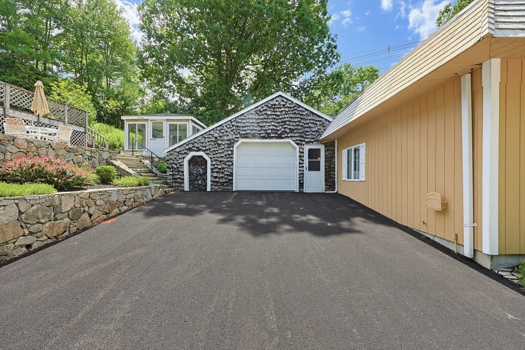 665 South St, Walpole MA 02081 photo 33