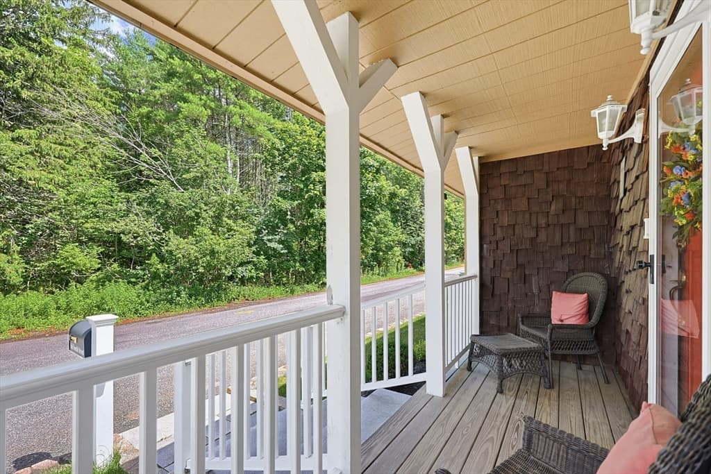 665 South St, Walpole MA 02081 photo 4
