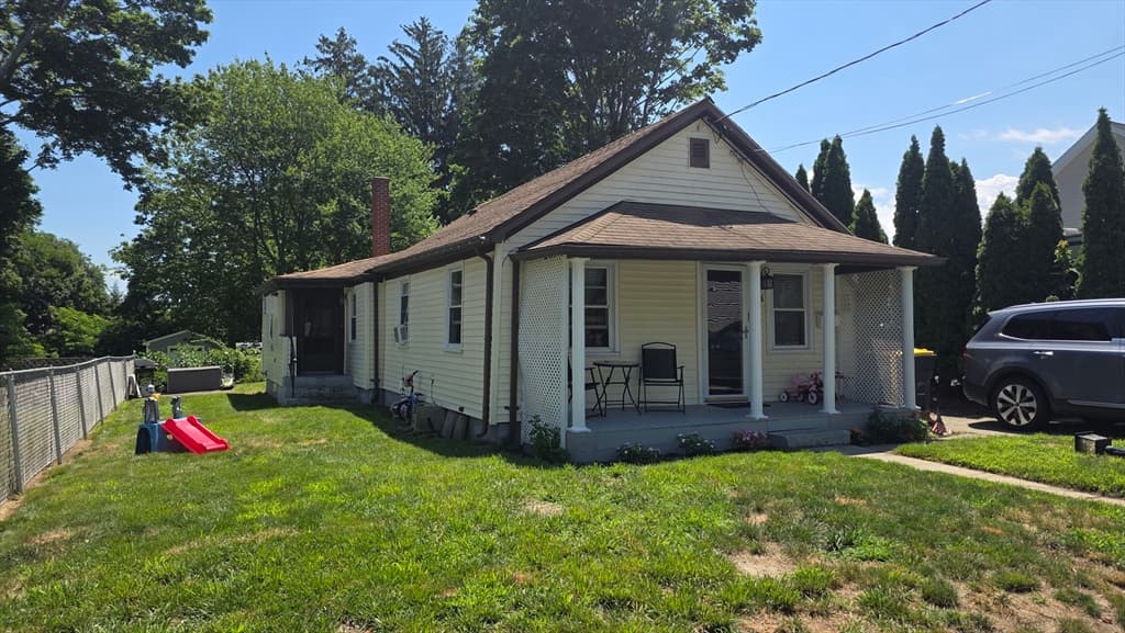 28 Fortier, Somerset MA 02725 photo 2