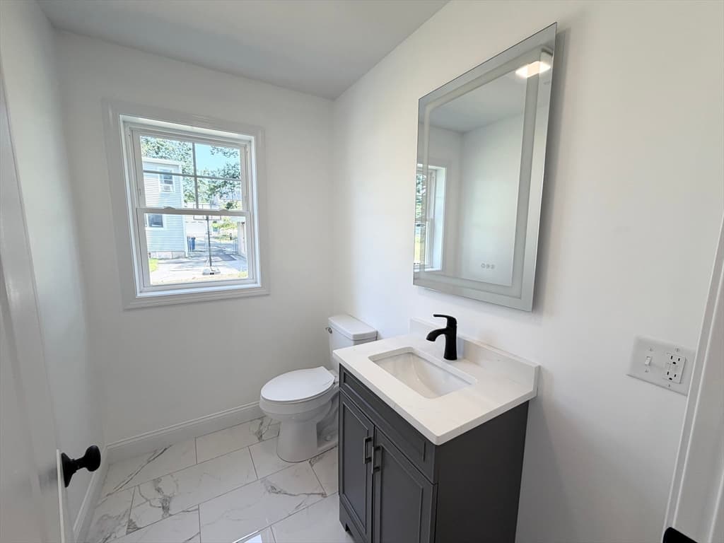 955 Crescent Street, New Bedford MA 02745 photo 6