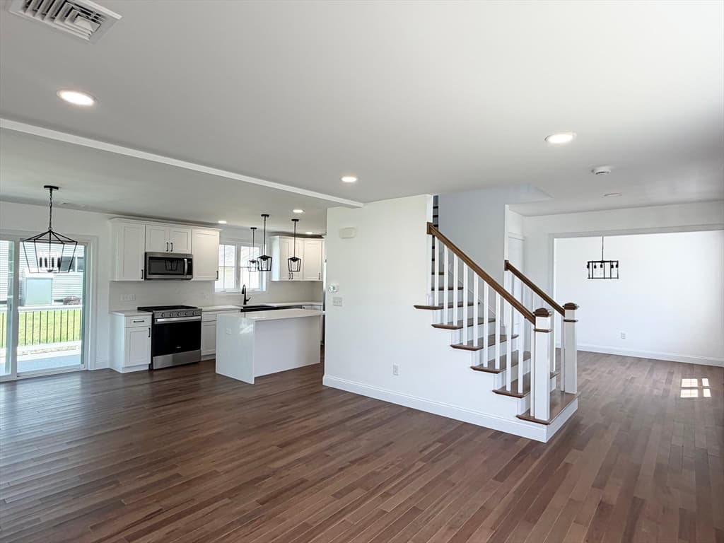 955 Crescent Street, New Bedford MA 02745 photo 5