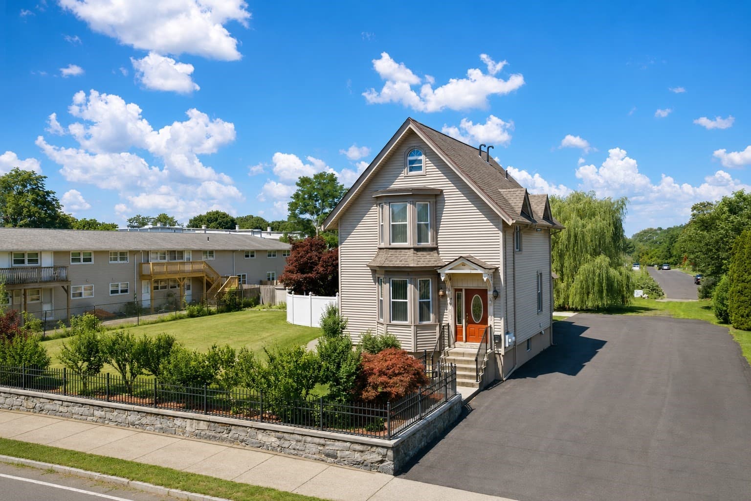 167 Center St, Ludlow MA 01056
