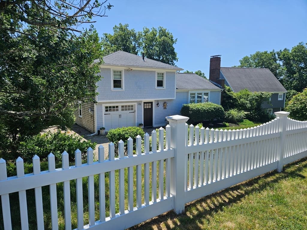 20 Burg Ave, Sandwich MA 02563 photo 3