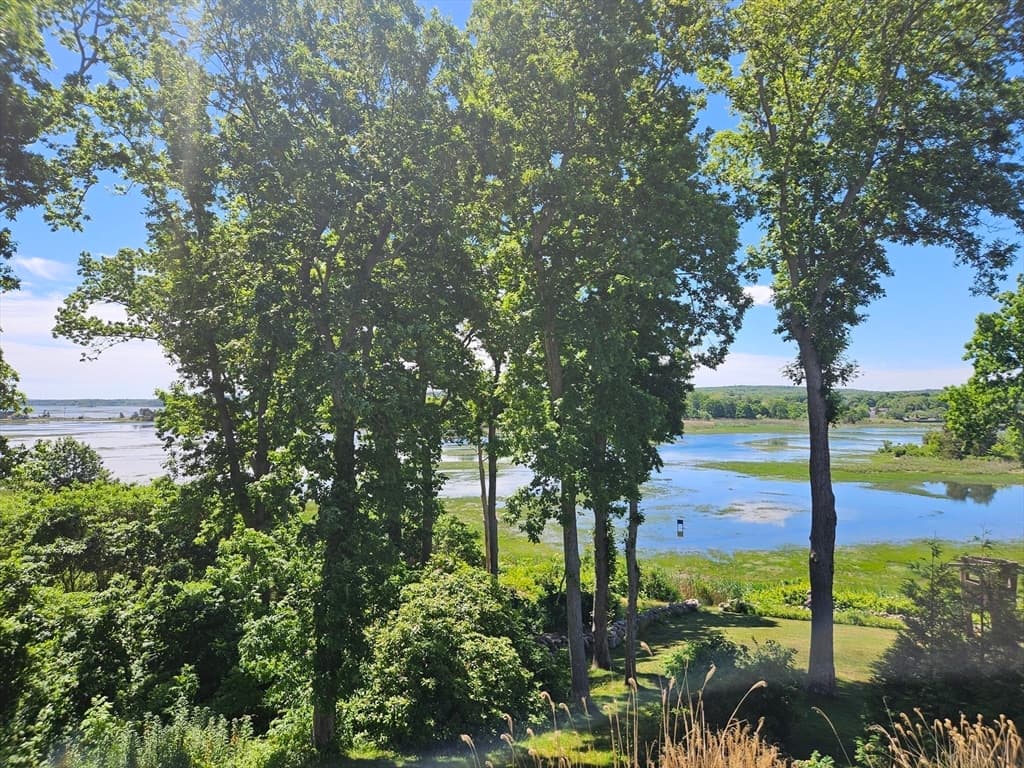 20 Burg Ave, Sandwich MA 02563