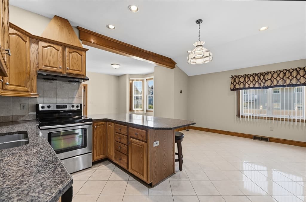 167 Center St, Ludlow MA 01056 photo 9