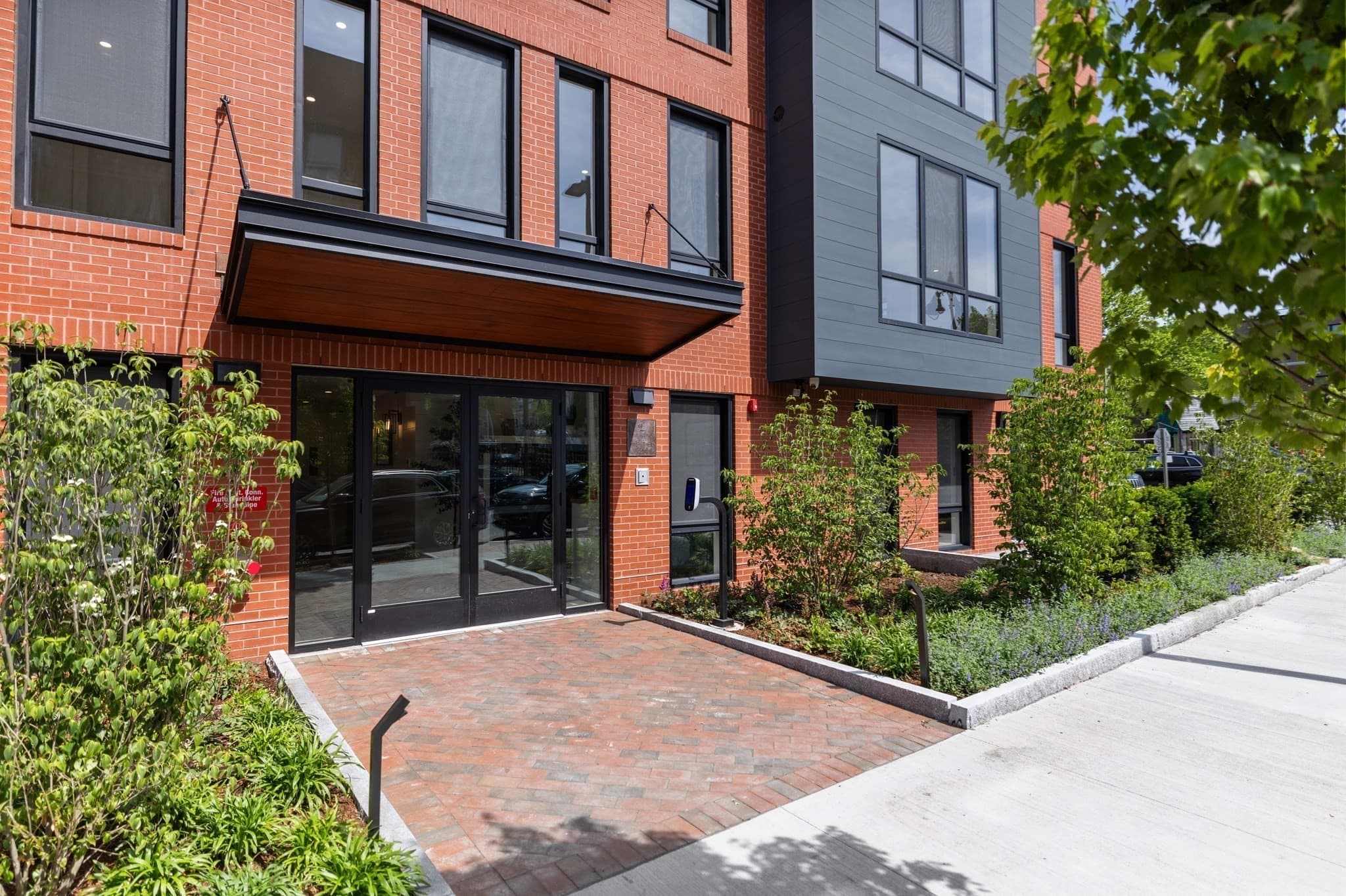 Condominium at 118 B Street # 302, Boston MA 02127, Boston, photo 12 of 13