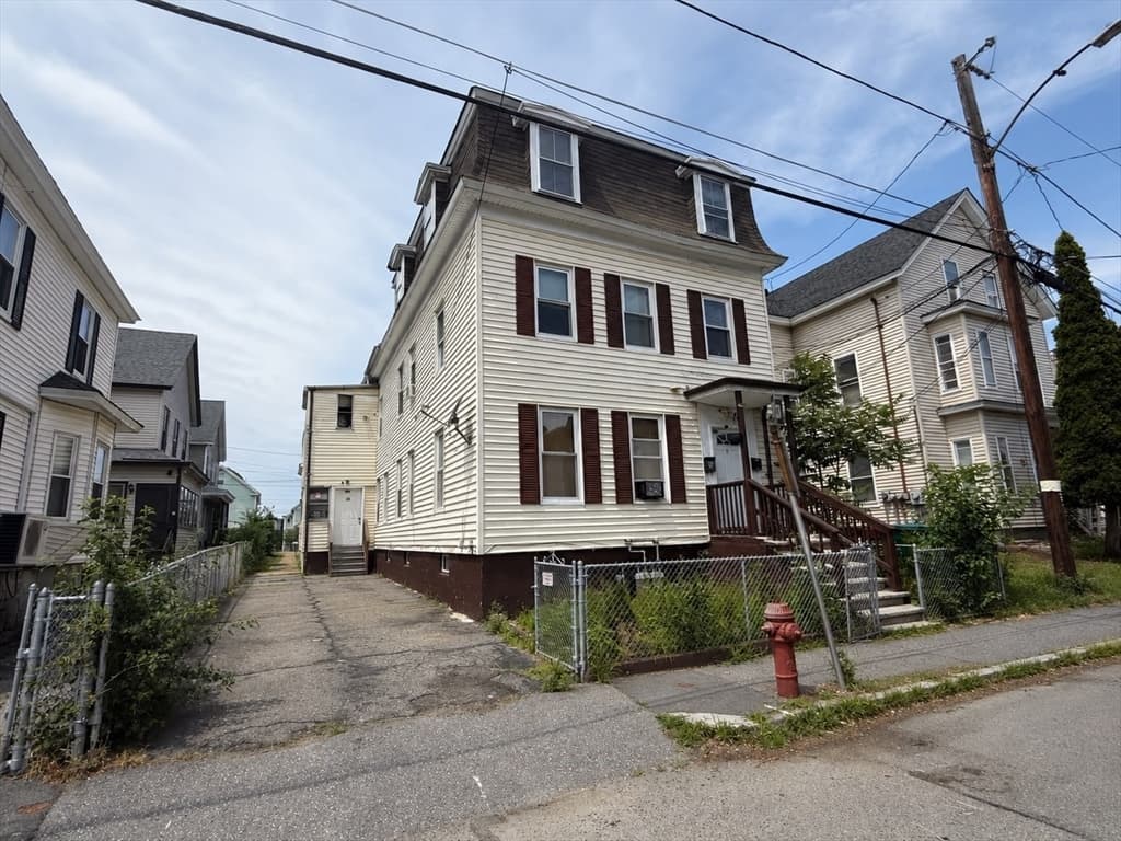 33 S Whipple St, Lowell MA 01852 photo 2
