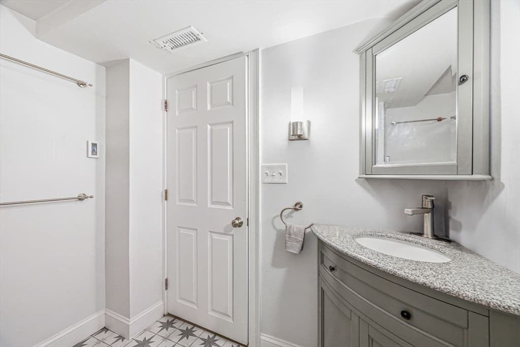 Condominium at 693 East 7th Street # 1, Boston MA 02127, Boston, photo 11 of 20