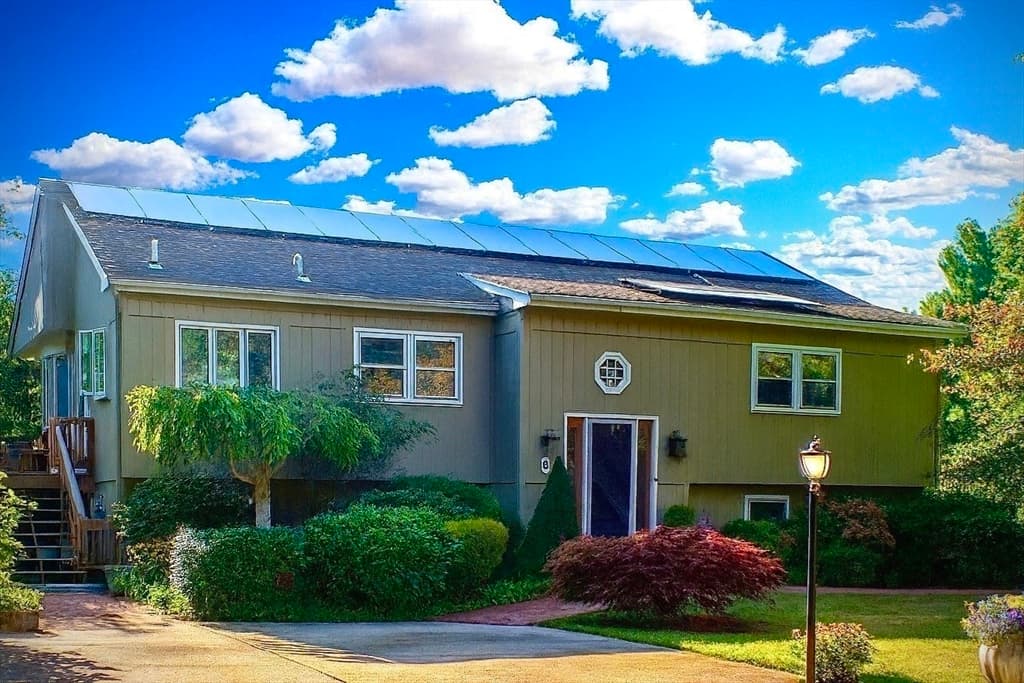 6 Gary Dr, Mattapoisett MA 02739