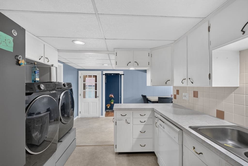 84 Lowell St, Methuen MA 01844 photo 12