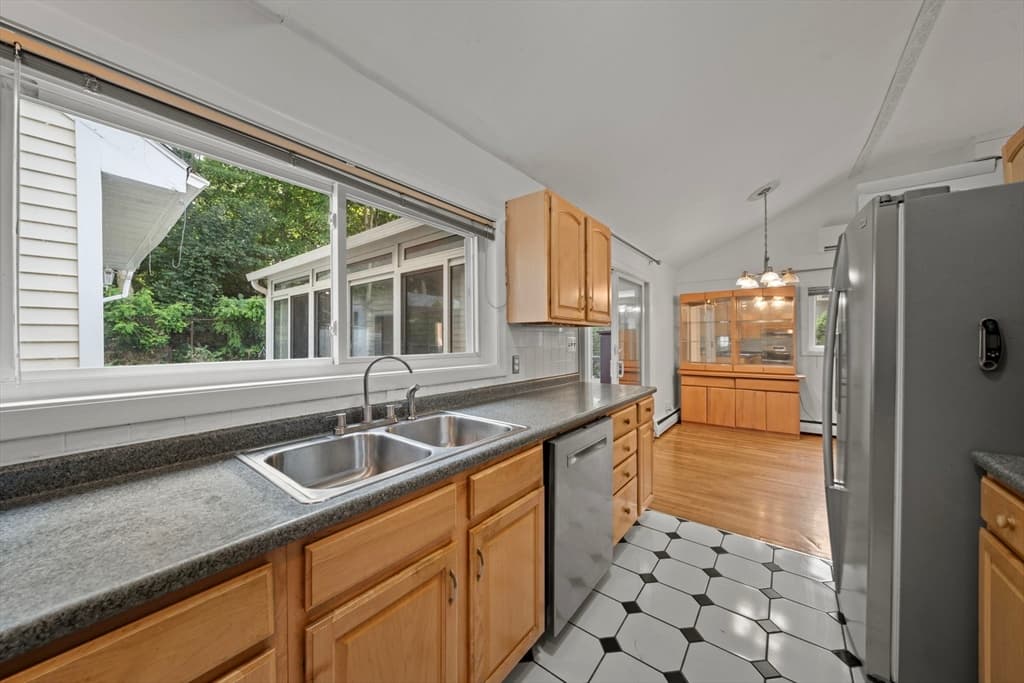50 Franklin St, Brookline MA 02445 photo 9
