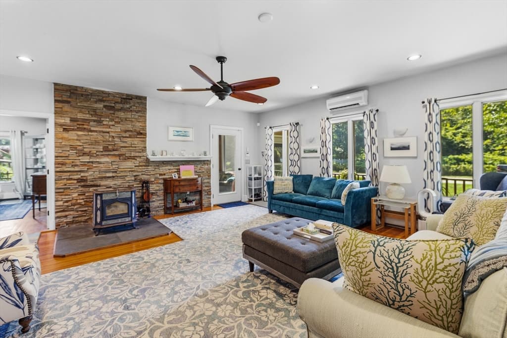 476 Sconticut Neck Rd, Fairhaven MA 02719 photo 6